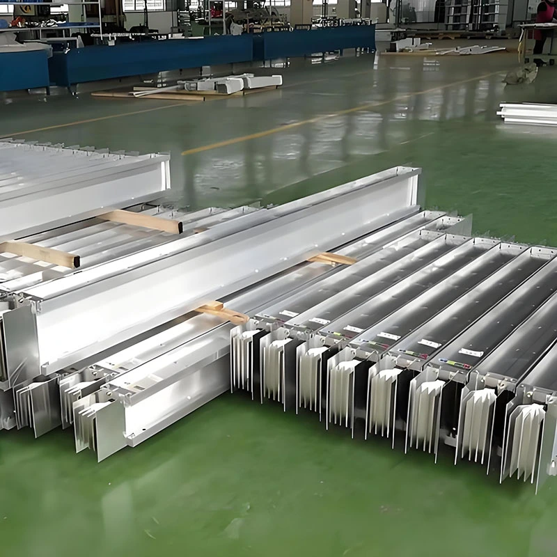 Zamknięty tor autobusowy średniego prądu